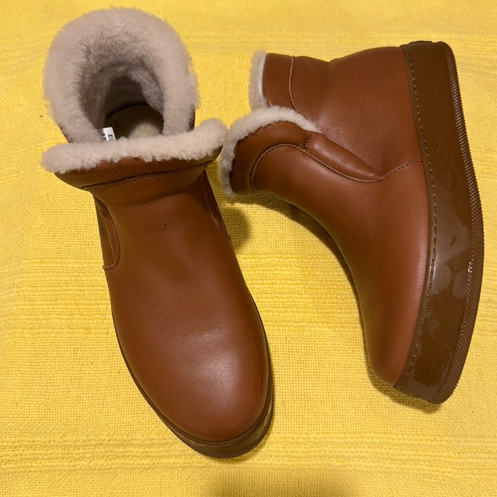 MaxMara women’s leather boots Sz 37.5